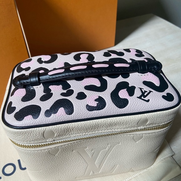 New!! Louis Vuitton Wild at Heart Nice Mini! - Picture 6 of 8